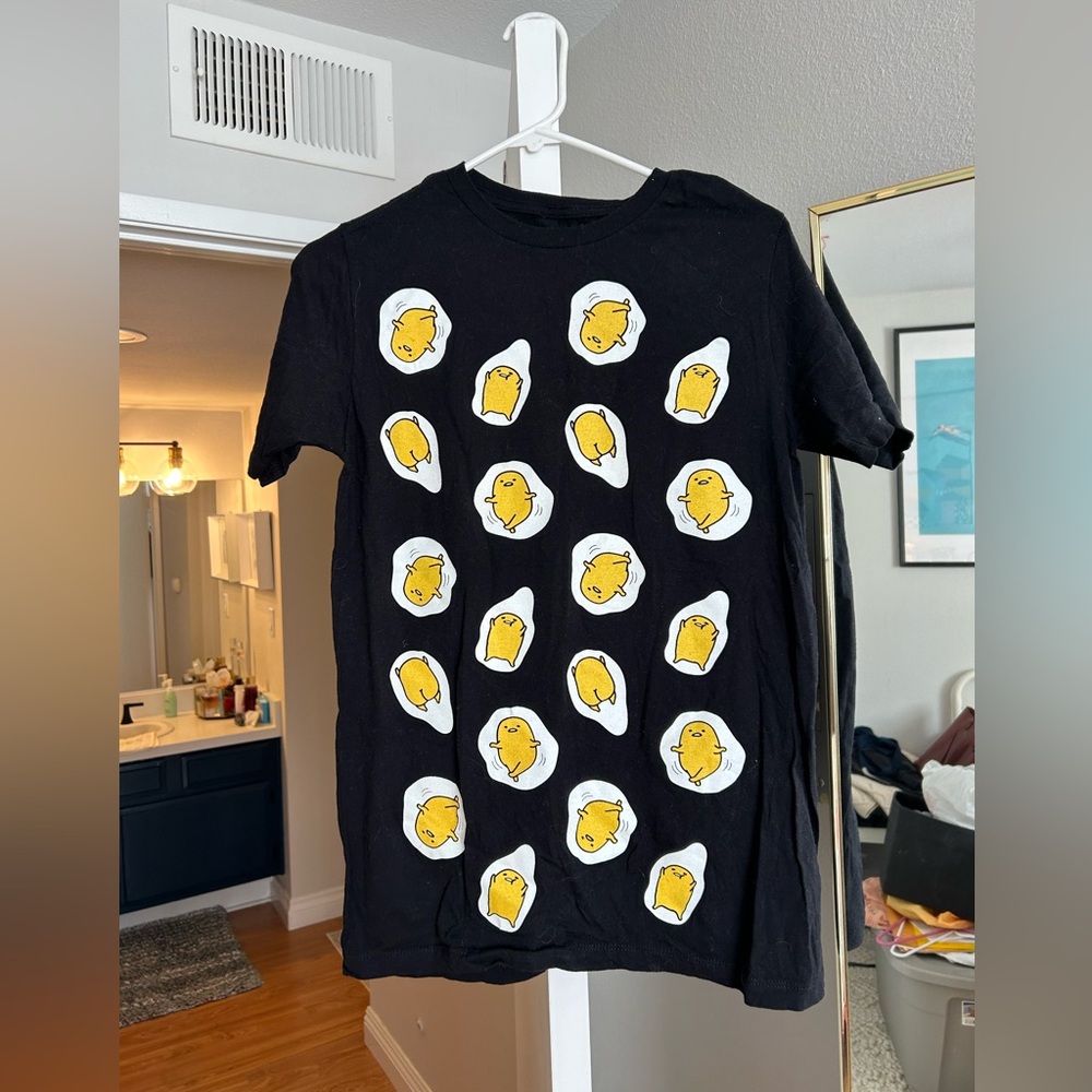 Gudetama Uniqlo T-Shirt Size S
